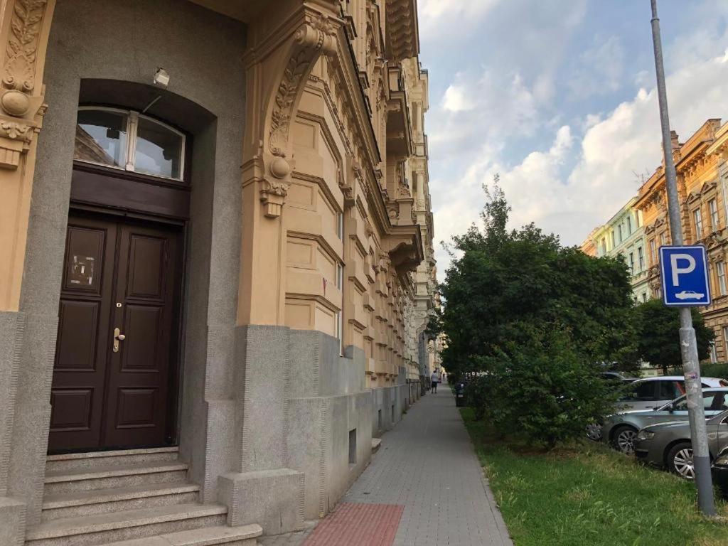 Rooms Veveri - Uvoz, 10 Min Peski Do Centru เบอร์โน ภายนอก รูปภาพ