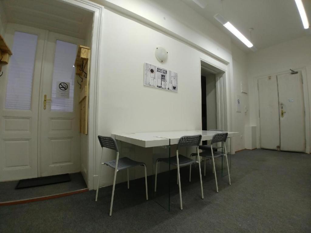 Rooms Veveri - Uvoz, 10 Min Peski Do Centru เบอร์โน ภายนอก รูปภาพ