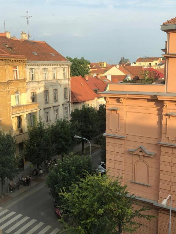 Rooms Veveri - Uvoz, 10 Min Peski Do Centru เบอร์โน ภายนอก รูปภาพ